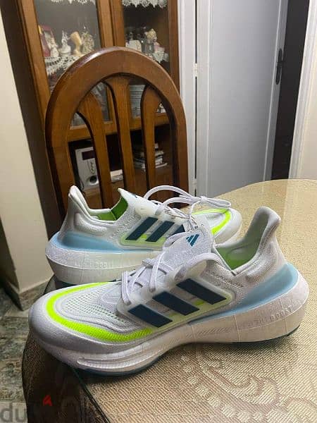 new authentic adidas ultraboost light size 42 4