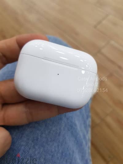 charging case Airpods pro 2 بدون خدش كيس الشحن بدون سماعات الاصلي أبل