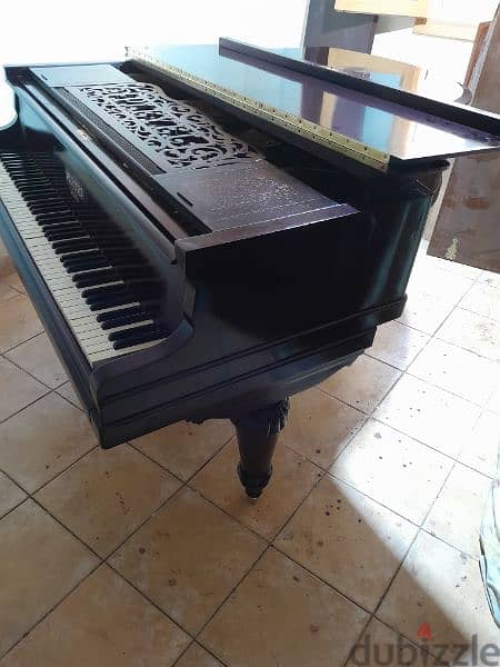 بيانو تحفه فنيه للبيع 2
