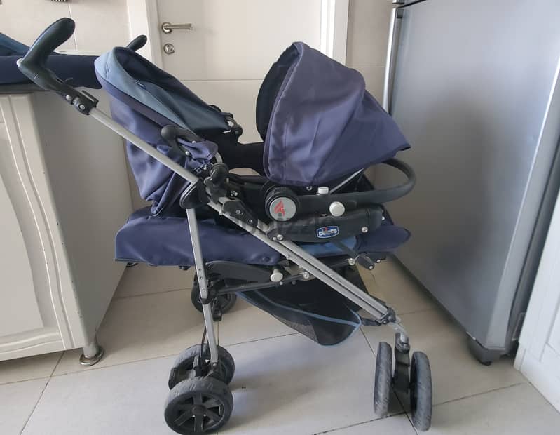 Chicco car seat and stroller 5