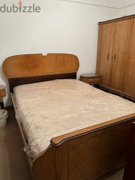 غرفة نوم كاملة مكملةقشرة أرو بدون مرتبة تم تخفيض السعر لسرعة البيع 2