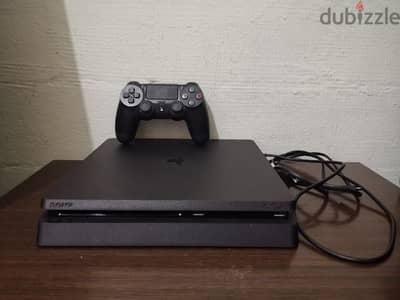 Playstation 4 slim + 5 games