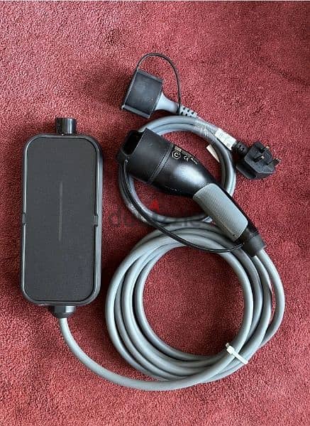 BMW Flexible Portable Charger 0