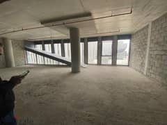 دور كامل للايجار1242م-امكانية التقسيم في إيست تاون-Full Floor for Rent