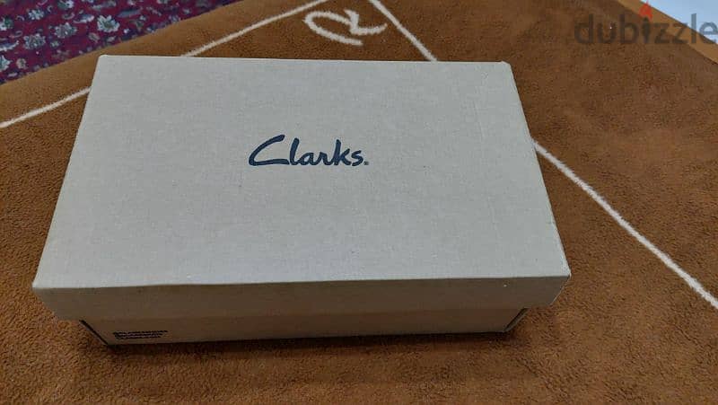 للبيع جزمة Clarks جديدة وارد الخارج بالكرتونة 3