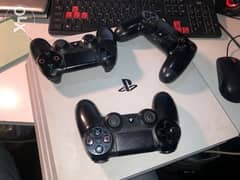 PS4 pro 1 TB with 3 controllers 0