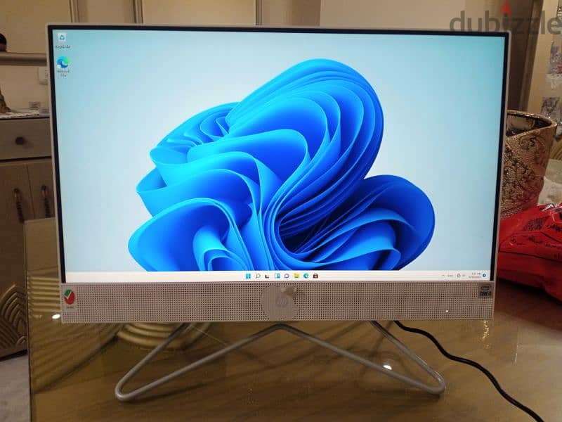 HP 200 G4 All-in-One PC 1