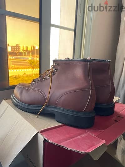 جذمة safety  من red wing  أمريكي غير مستعمل مقاس 47