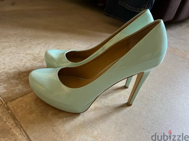 Macy’s pumps mint green 5inch heel, size 10 1