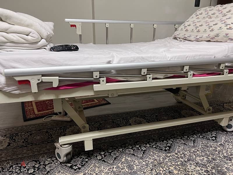 Quality Used Medical Bed+Mattres for Sale - Excellent Condition! 0
