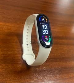 Xiaomi smart watch Mi band 6 white with its charger and 4 new straps. 0