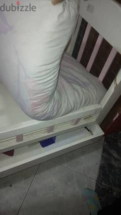 سرير عموله للأطفال