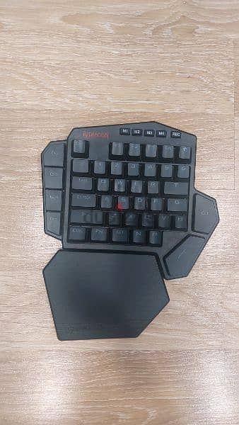 Redragon K585 DITI one hand keyboard 2