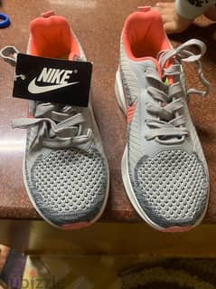 كوتشي Nike اصلي حريمي