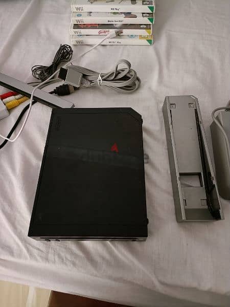 Nintendo Wii with games & accessories 1