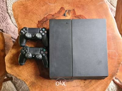 Playstation 4: storage 1TB (2 joysticks)