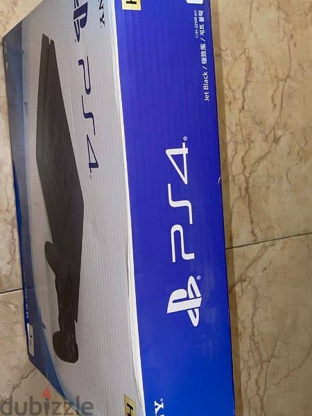 Excellent condition playstation 4 slim with box 2