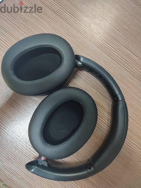 Sony XB910n headphones 3