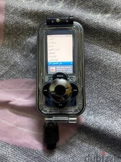 ipod nano 8 giga ومعاه جراب يستخدم تحت الماء 0