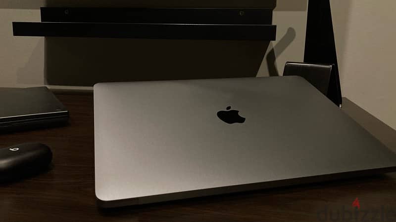 Macbook Air 2020 with original 30W Adapter, Cable & Box 5