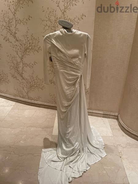 فستان اوف وايت للمحجبات مقاس سمول تصميم احمد فايز 1