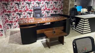 مكتب اداري لمدير مودرن شيك ومميز جدا لشركتك Elegant  wood manager desk