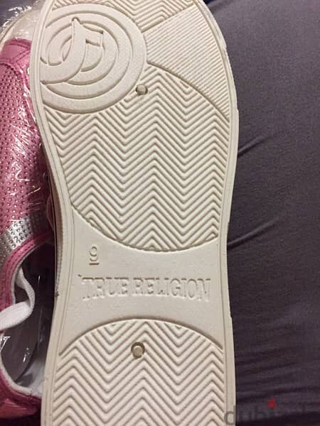True religion sneakers size 41 3