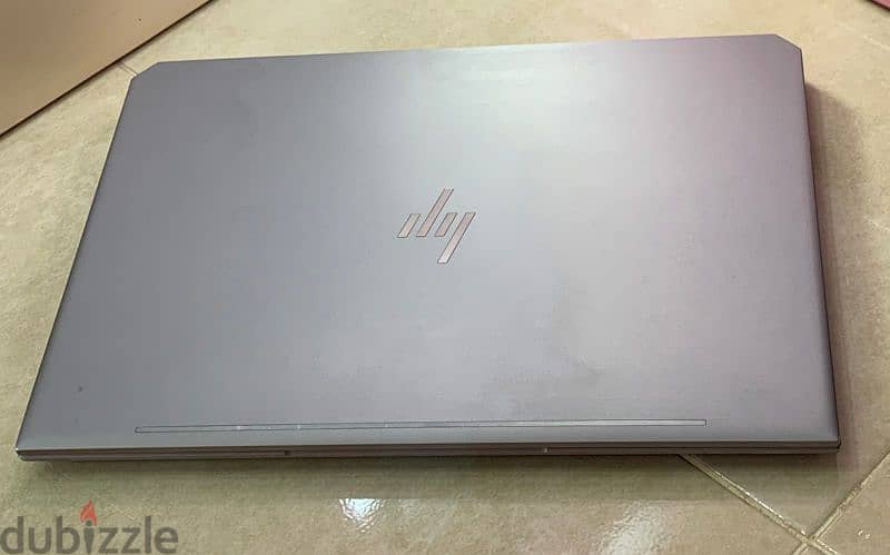 HP ZBook 15 G5 Studio Core i7-8850H Ram16 SSD 512 Nividia Quadro P1000 3