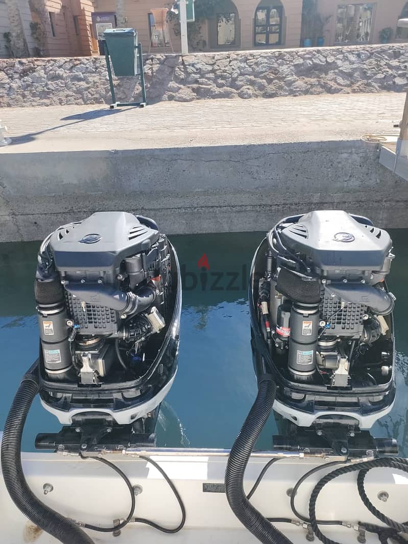 Twin Mercury HP 300 VERADO XXL/ CXXL outboard 2010 1