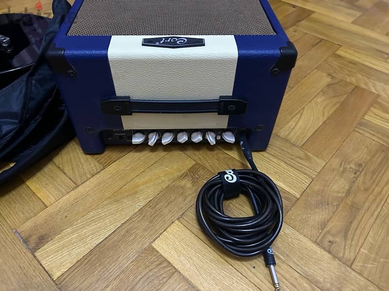 Cort CR50 electric guitar + Cort CM15R Amplifier 3