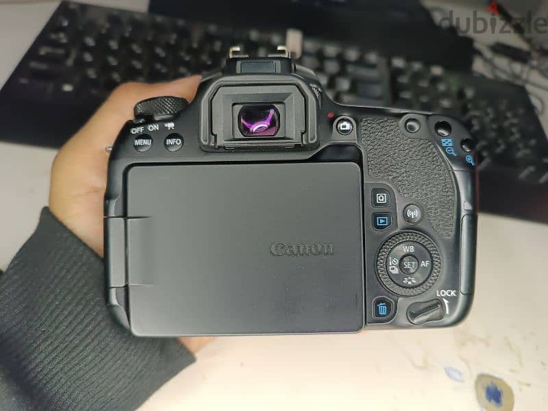 Canon 77D 1
