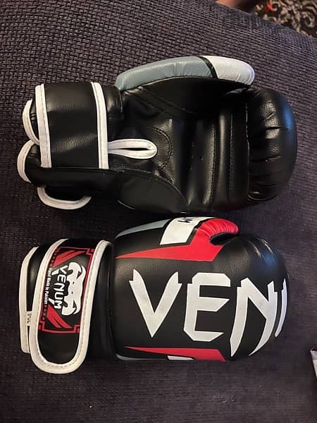 boxing gloves  قفازات ملاكمة للأطفال ٦ سنوات 1