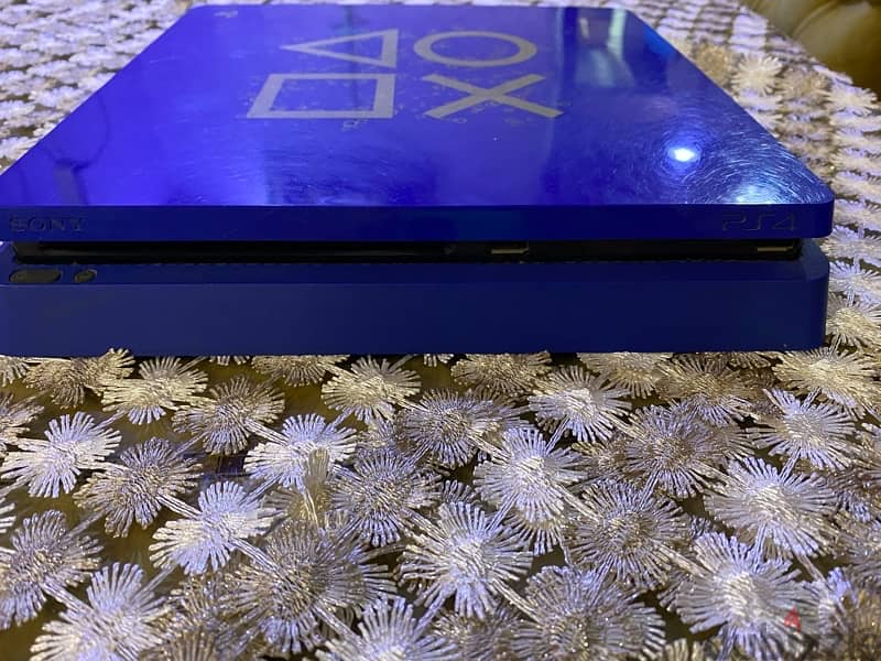 ps4 slimللبيع limited edition days of play 1TB 3