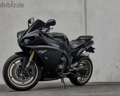 yamaha R1 0