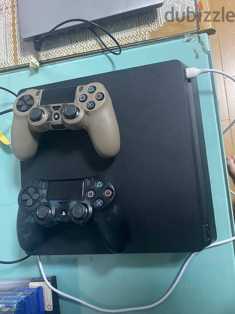 Ps4 slim 1t with 2 original controllers 0