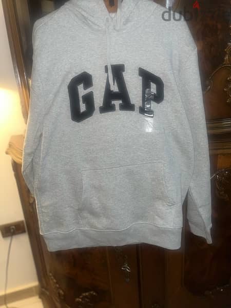 GAP sweatshirt 3