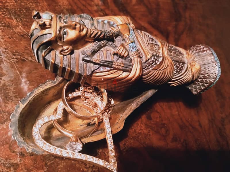 تابوت فرعوني للملك ( توت عنخ أمون ) ديكور من الستينيات 3سم*12سم 6