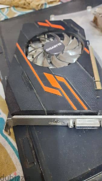 Gt1030 gigabyte OC 2GB 1