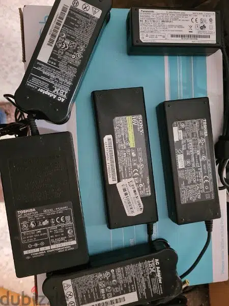 باورات وشاحن لابتوب وكاميرات65583551773569121