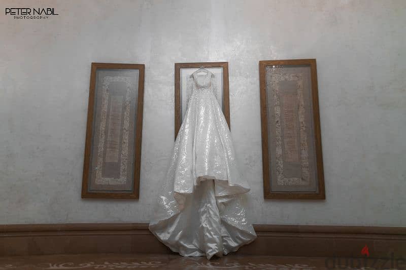 wedding dress from Paris with long tail used once like new 3