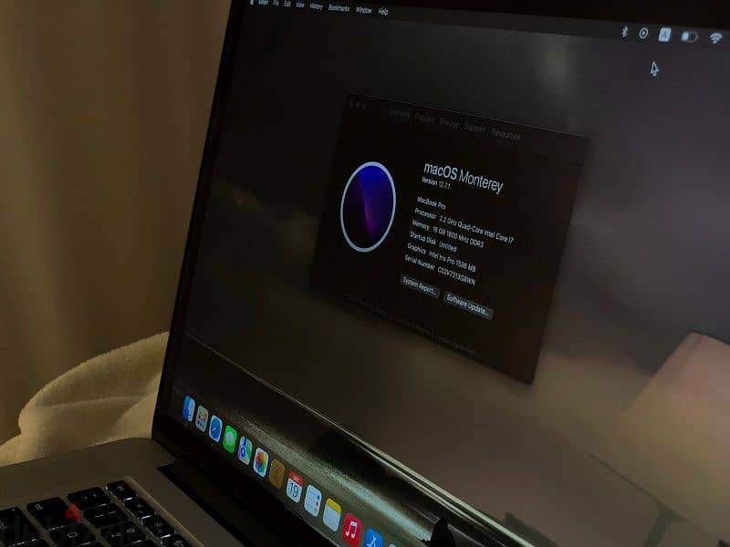 MacBook pro 2015 i7 15inch 4