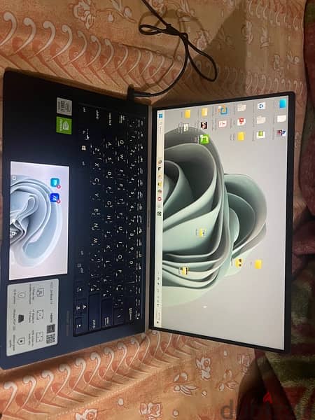Asus ZenBook UX434FL كالجديد بالكرتونه والويندوز 4