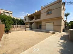 For Rent Modern Villa Prime Location in Compound Moon Valley 0