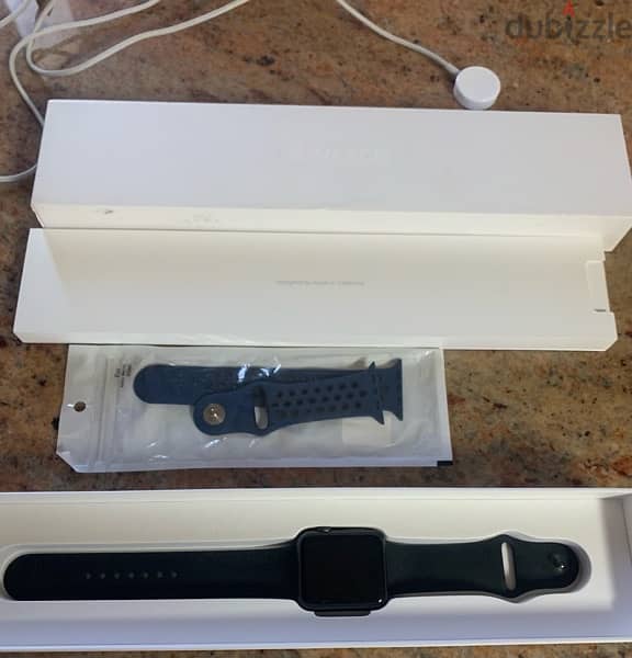 Original Apple i Watch series 1 version 2 (need battery) 1