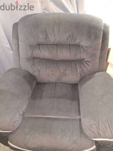 Recliner Sofa - كرسي رئاسي فخم مريح EGP12000 بدلا من EGP18000 1