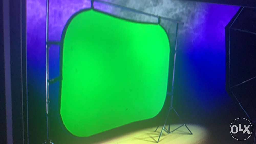 Butter fly kit with chroma green and blue screens with stands 5