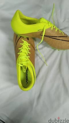 Nike shoes hyper venom yellow and gold size 39 0
