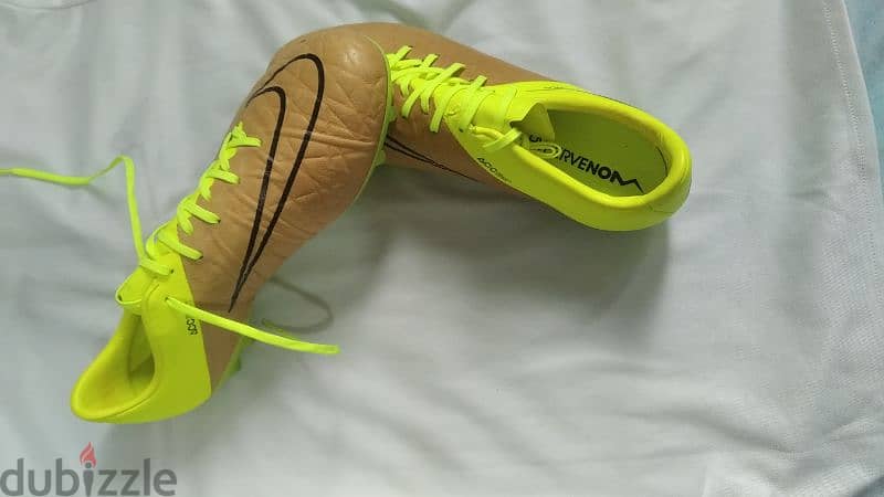 Nike shoes hyper venom yellow and gold size 39 1