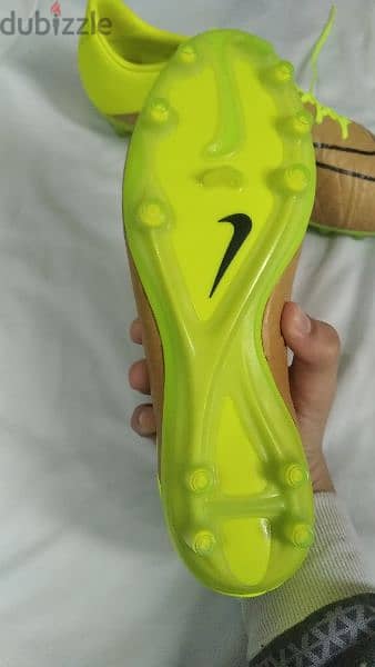 Nike shoes hyper venom yellow and gold size 39 2