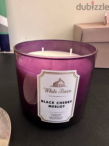 Bath and body works scented candle 1